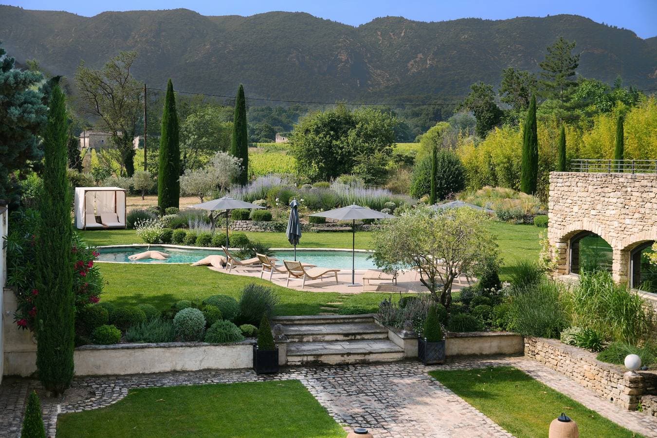 Foto 2 von 63: Bauernhaus aus dem 19. Jahrhundert mit Pool und Blick auf den Luberon