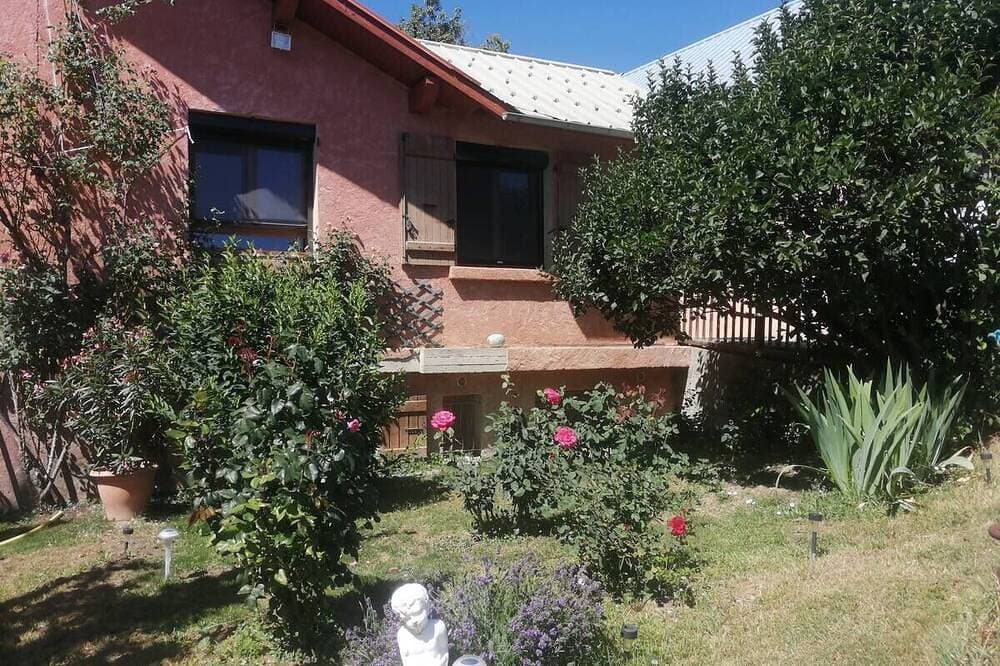 Appartement Pour les Amoureux de la Nature: Lac, Plan D'eau, Randos en Montagne 1
