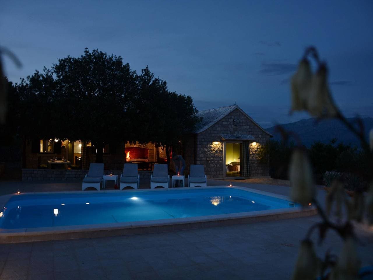 Foto 7 von 38: Mit Terrasse und Pool in herrlicher Naturlandschaft