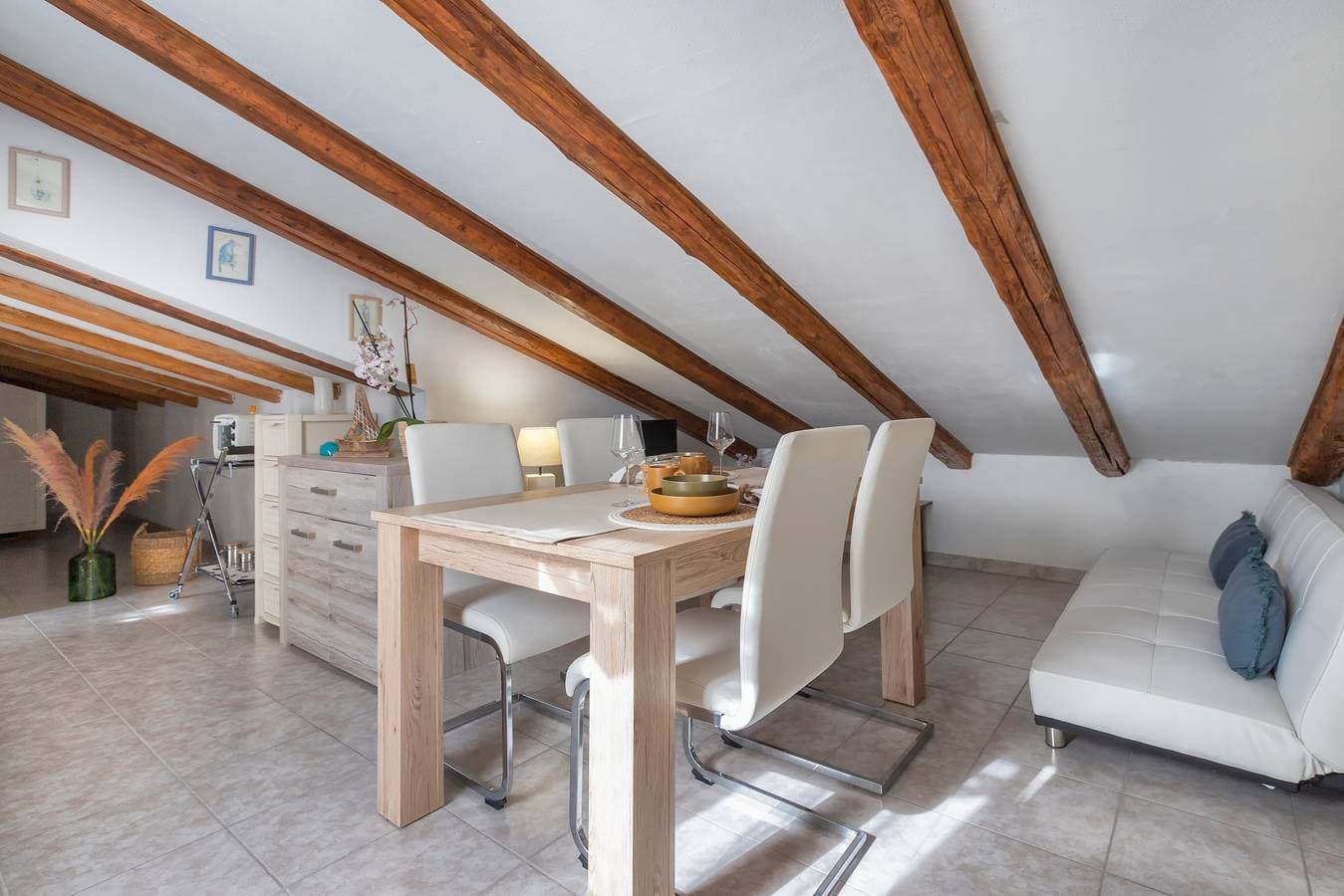 Foto 4 von 20: Ferienwohnung 'Isola Di Giava' mit privater Terrasse, WLAN und Klimaanlage