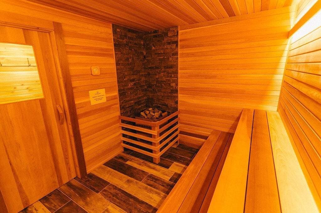 Foto 6 von 7: Basecamp Lodge - Ferienwohnungen - Doppelzimmer mit Queensize-Bett