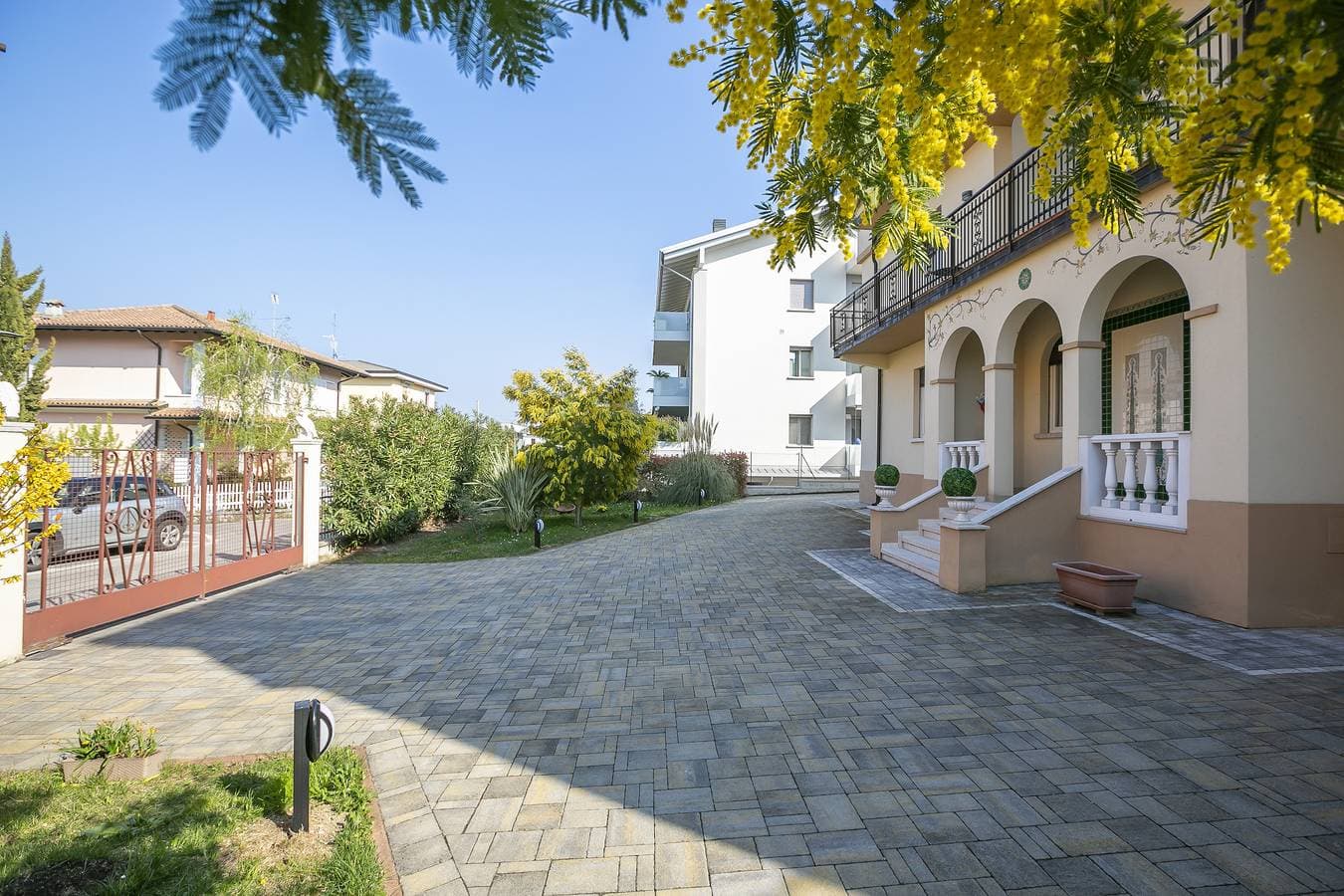 Villa Mimosa Near Desenzano Old Town Apt 1 Parking, A/C, WiFi 1