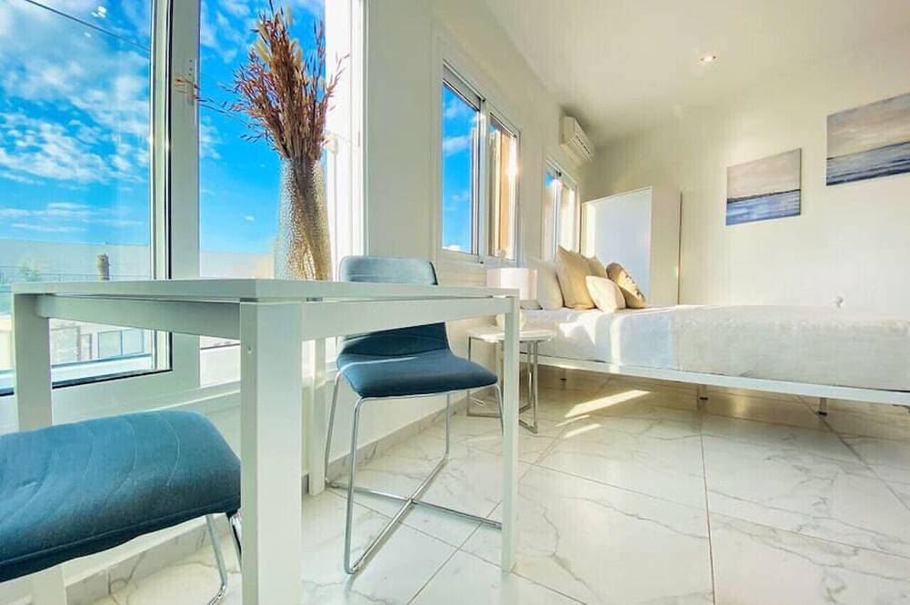 Phaedrus Living : Luxury Flat Lighthouse 75 1