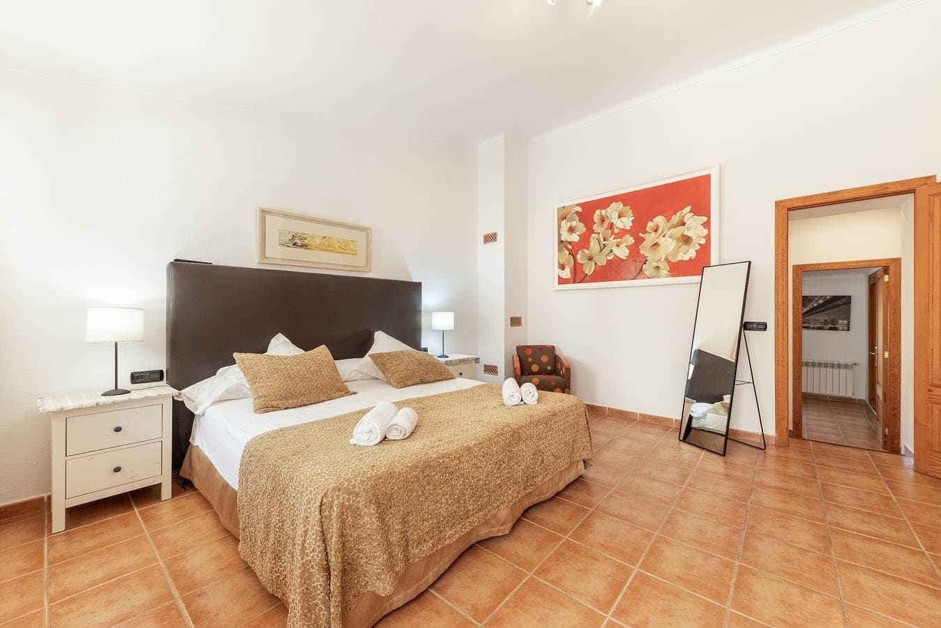 Foto 13 von 34: Ferienhaus „Horta Den Menut“ mit Bergblick, Pool, WLAN, Garten und Terrasse