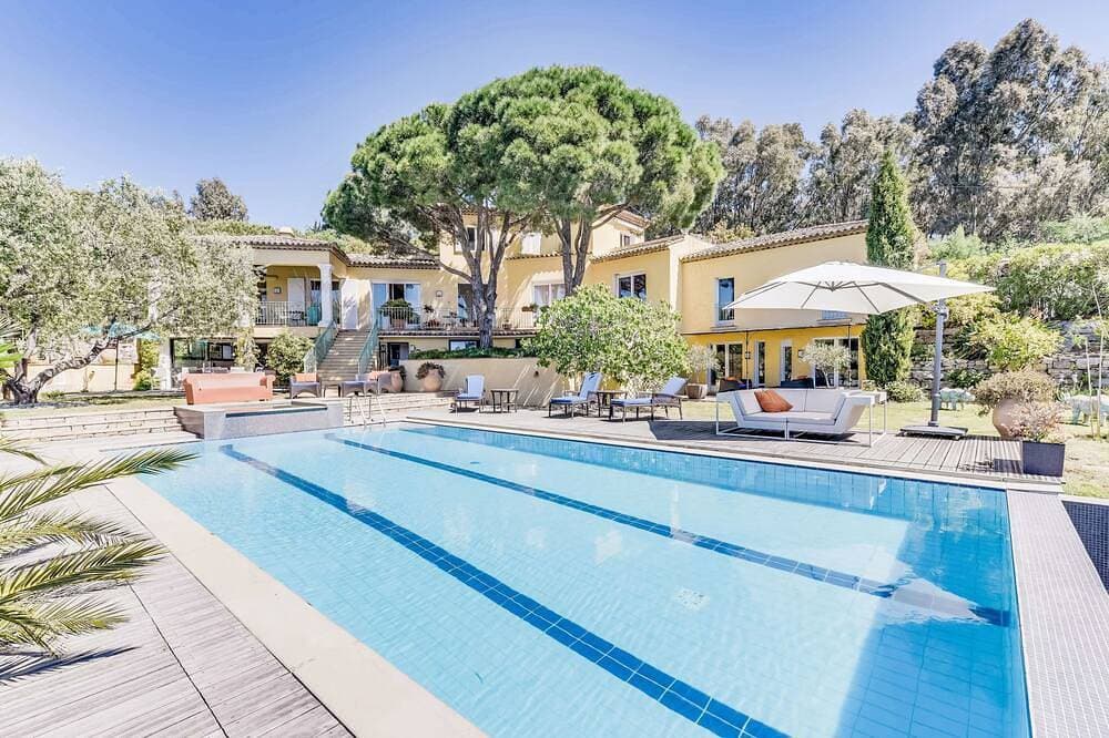 Villa La Romane 1