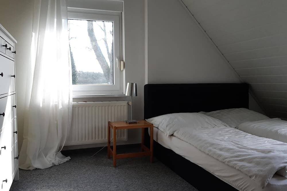 Foto 3 von 17: Große 120qm Ferienwohnung ruhige Alleinlage im Grünen mit Garten/Loggia
