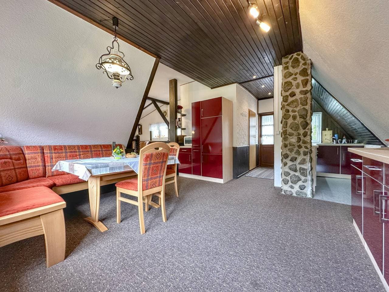 Foto 12 von 24: Freistehendes Ferienhaus mit schöner Terrasse