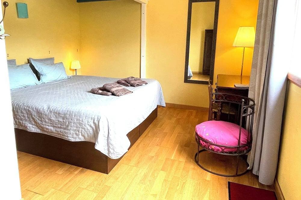 Foto 2 von 13: Comfortable gîte in a quiet, green setting. With swimming pool