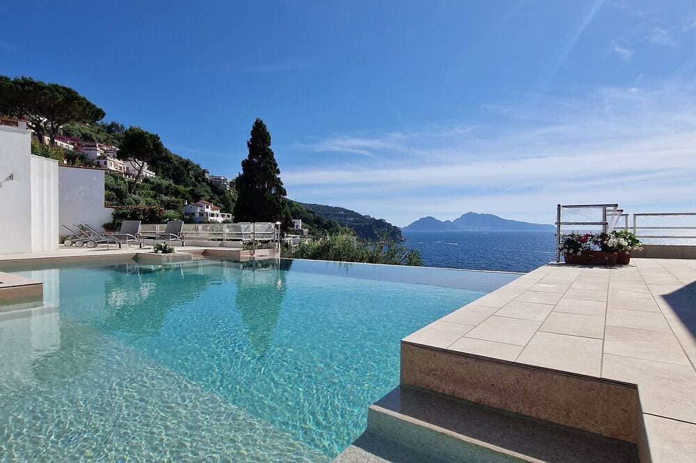 Villa Silvana-AmalfiCoast Panoramic villa  with large garden and swimmingpool 1