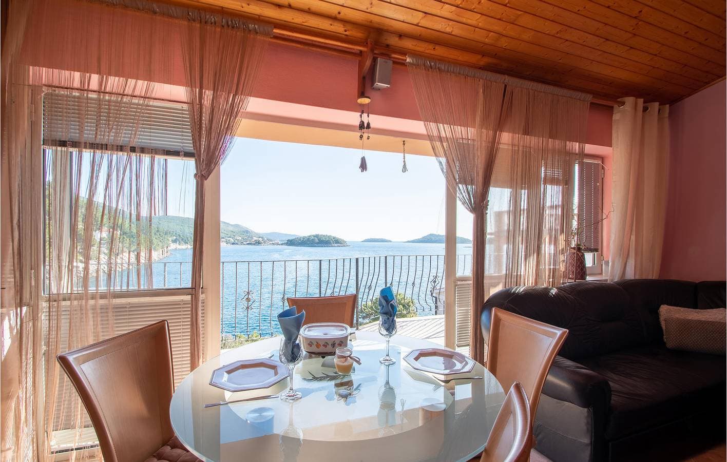 Foto 3 von 21: Reizende Ferienwohnung mit Garten, Terrasse und Zugang zum Strand