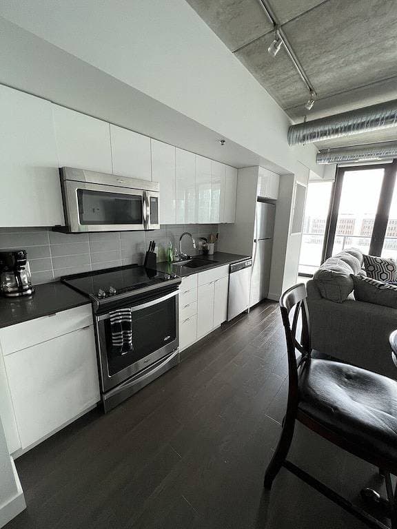 Foto 6 von 13: Executive Luxury 2 bed Spacious Downtown WIFI laundry