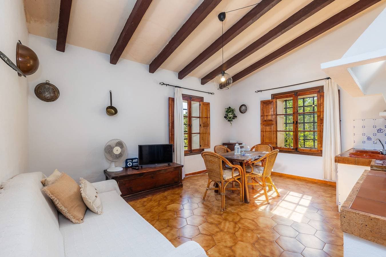 Foto 3 von 34: Ferienwohnung "Es Mulí" mit Bergblick, Gemeinschaftspool und WLAN