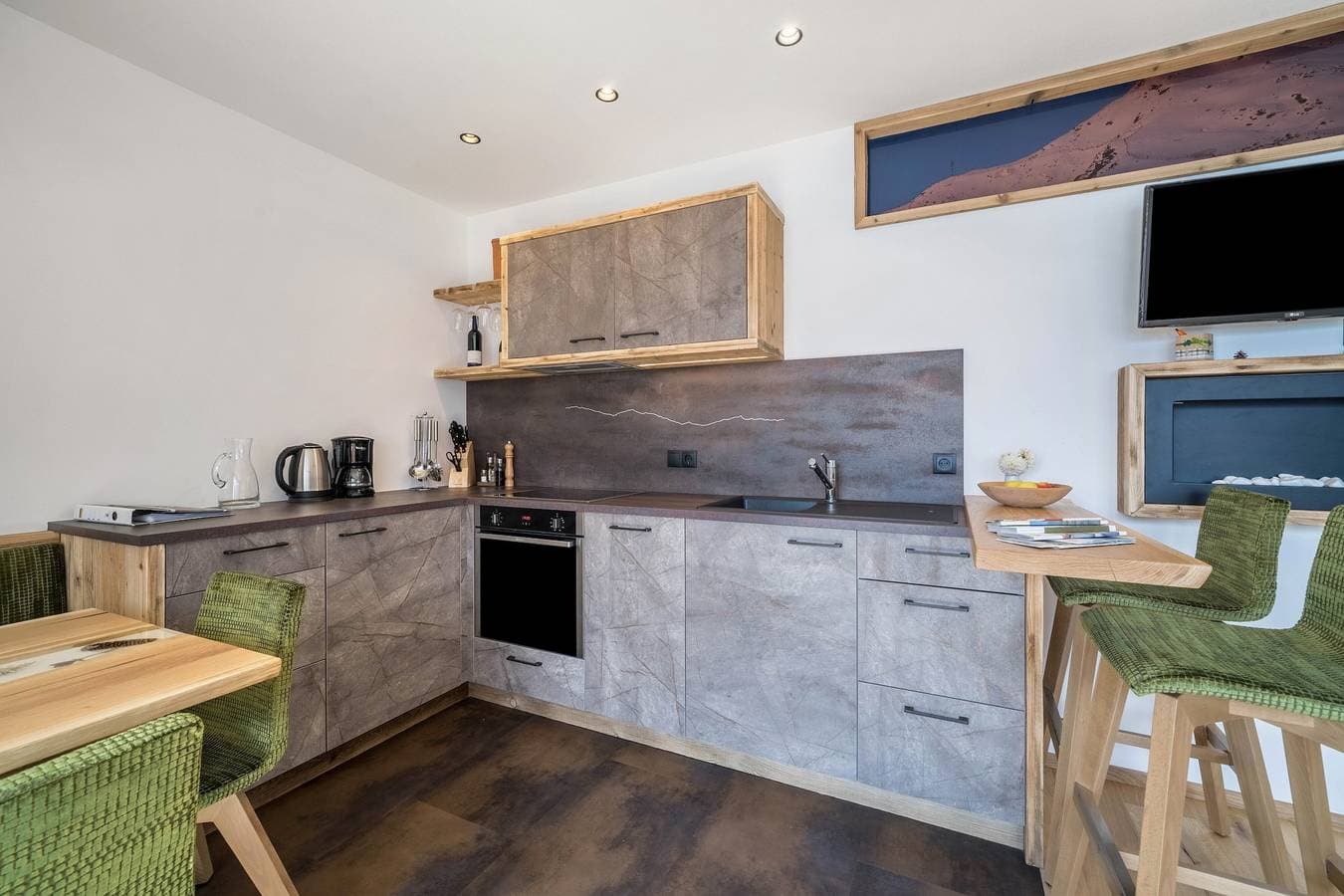 Foto 3 von 37: Apartment 'Waldes Duft - Patleidhof' mit Bergblick und privater Sauna am Balkon