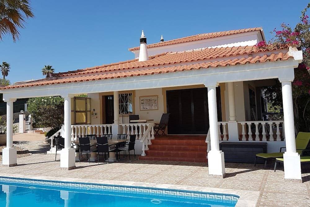 Hübsches Feriendomizil mit Pool und Garten-,Traumurlaub für die Familie 1