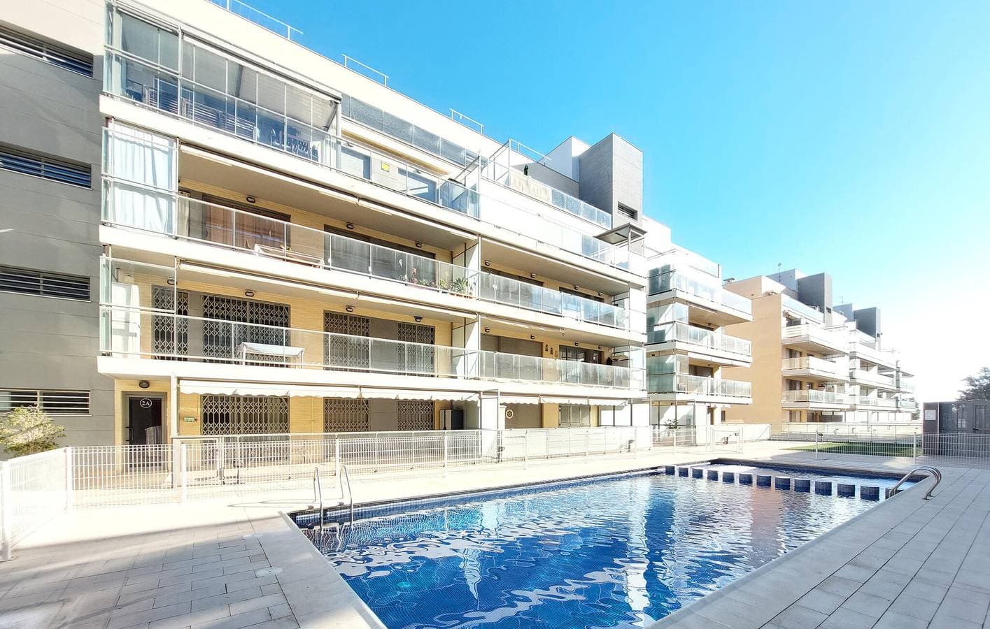 Foto 9 von 23: Rückzugsort mit Meerblick, Pool und Parkplatz - Playa Masbó 2km