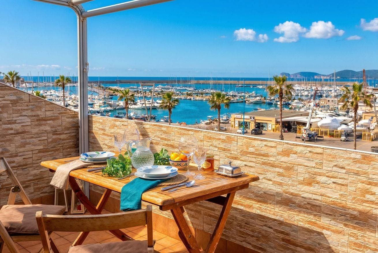 Foto 7 von 36: Ferienwohnung für 3 Personen mit Balkon/Terrasse