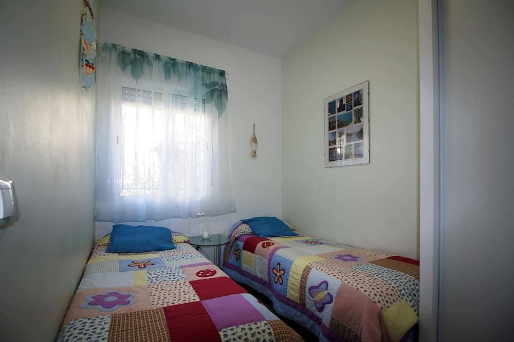 Foto 4 von 22: Casa Adosada con Jardin y Barbacoa a dos Pasos de la Playa