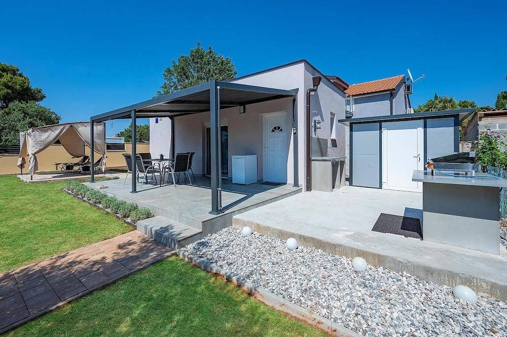 Gorgeous home in Peroj with WiFi 1