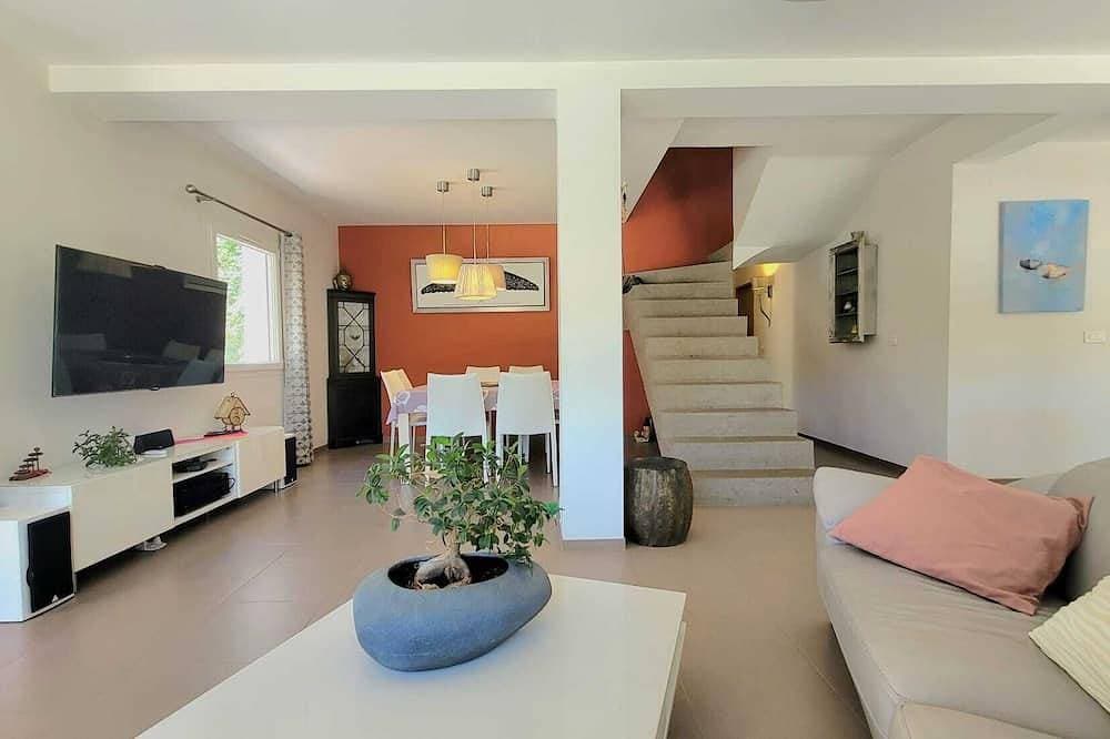 Foto 12 von 23: Zeitgenössische Villa mit modernem Pool