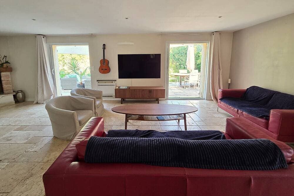 Foto 9 von 30: Familienvilla mit Pool