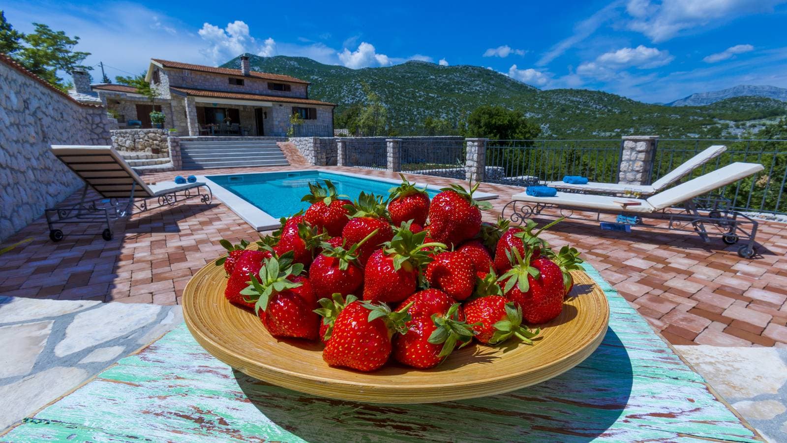 Foto 2 von 42: Rustic Villa Fragola with heated pool