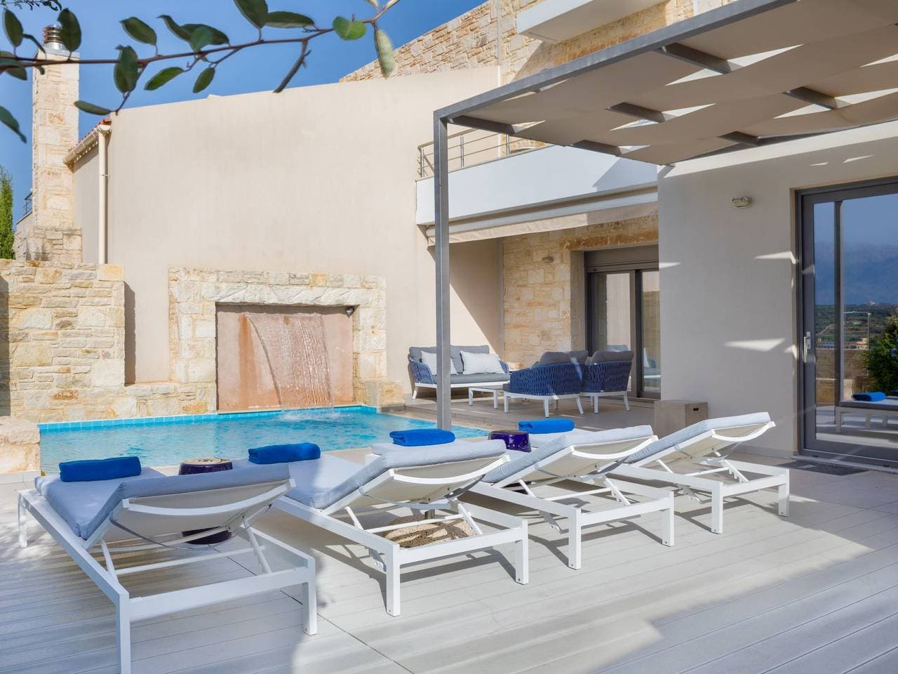 Foto 3 von 30: Gut ausgestattete Villa mit Pool und privatem Garten