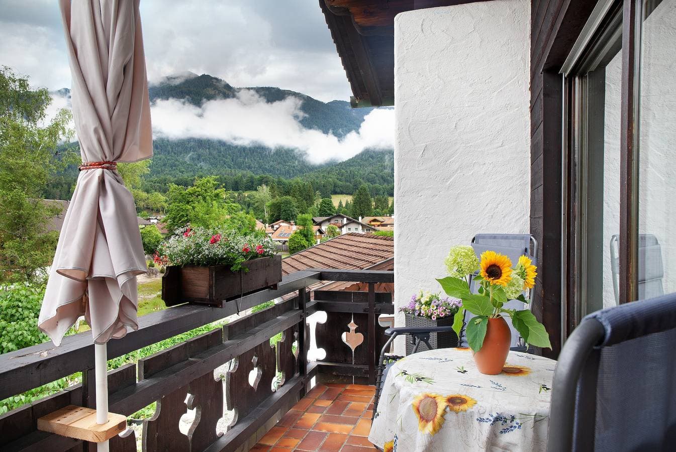 Foto 2 von 33: Studio-Apartment 'Aschaubichl – Enzian' mit Bergblick, Balkon und WLAN