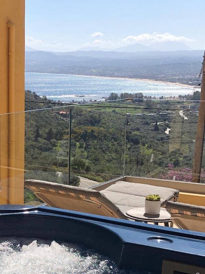 Arbutus - Relaxing apartment with Fantastic Views 1