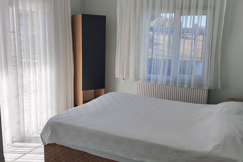 Foto 4 von 22: Şilede doğa içinde denize yakın kapalı ısıtmalı havuzlu şömineli barbekülü villa