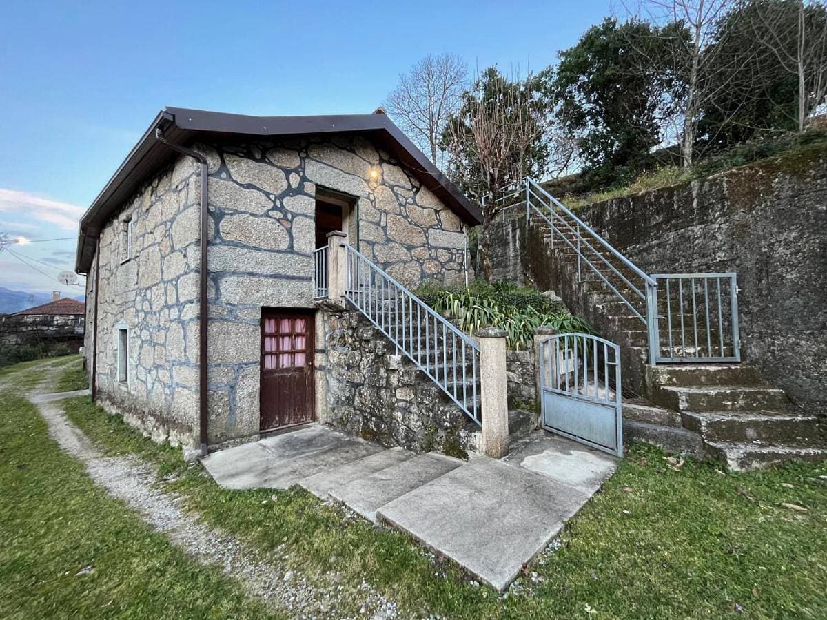 Foto 4 von 12: Three-Bedroom House
