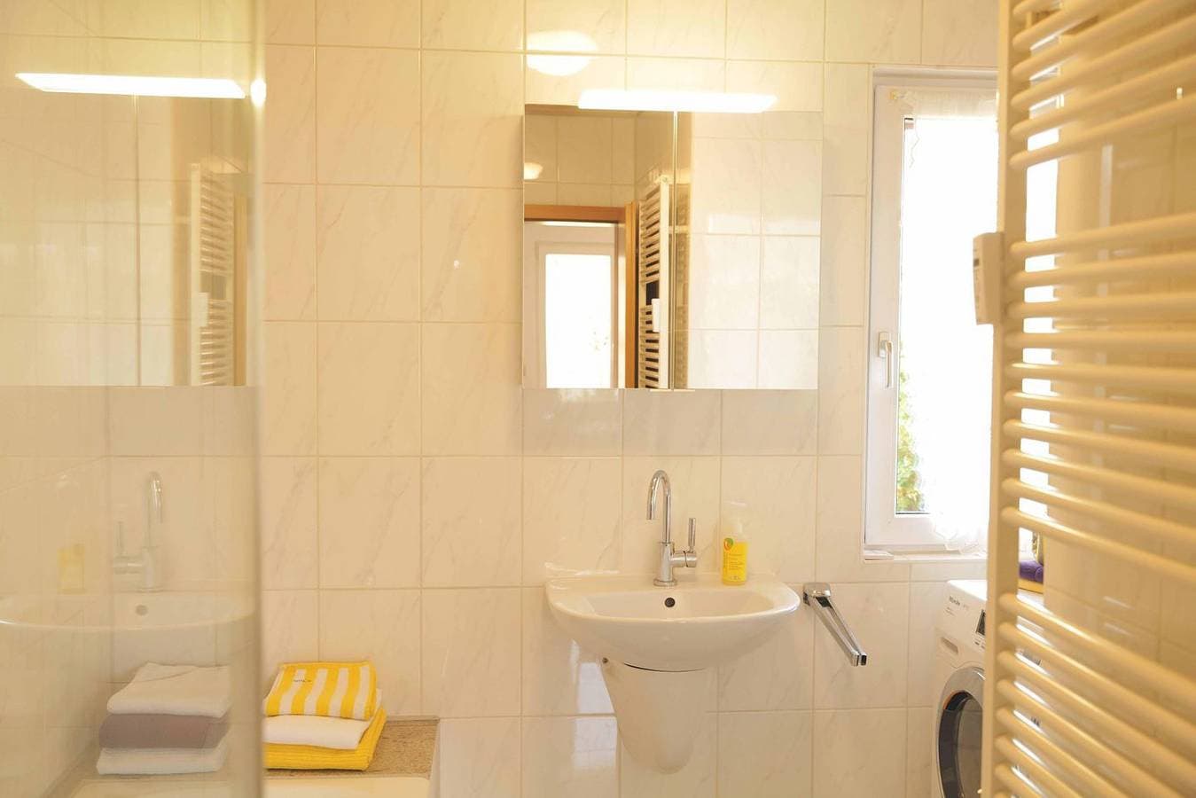 Foto 9 von 31: ⭐⭐⭐⭐ Abc-Ferienwohnung in Meersburg am Bodensee – Wohnung C mit Balkon & Seeblick für 2 Personen