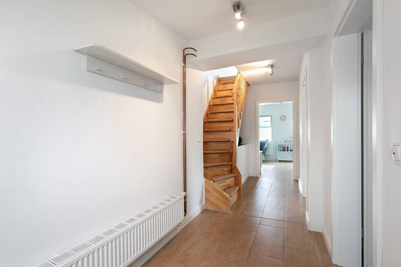 Foto 10 von 25: Ferienhaus 'Haushälfte Am Süderhafen' mit privater Terrasse, Garten und WLAN