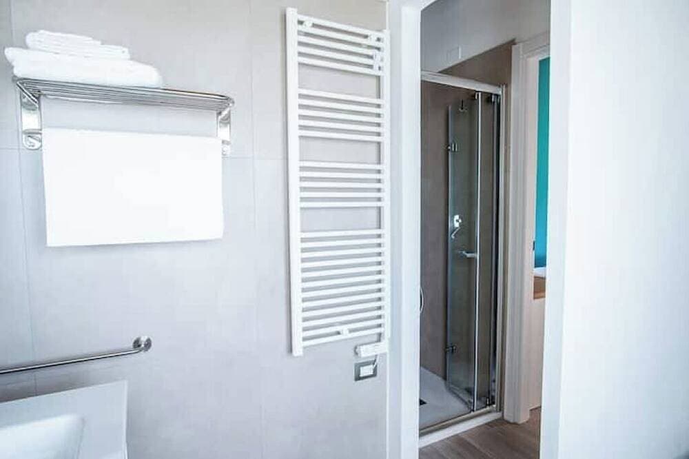 Foto 5 von 13: Comfortable room with private balcony and view