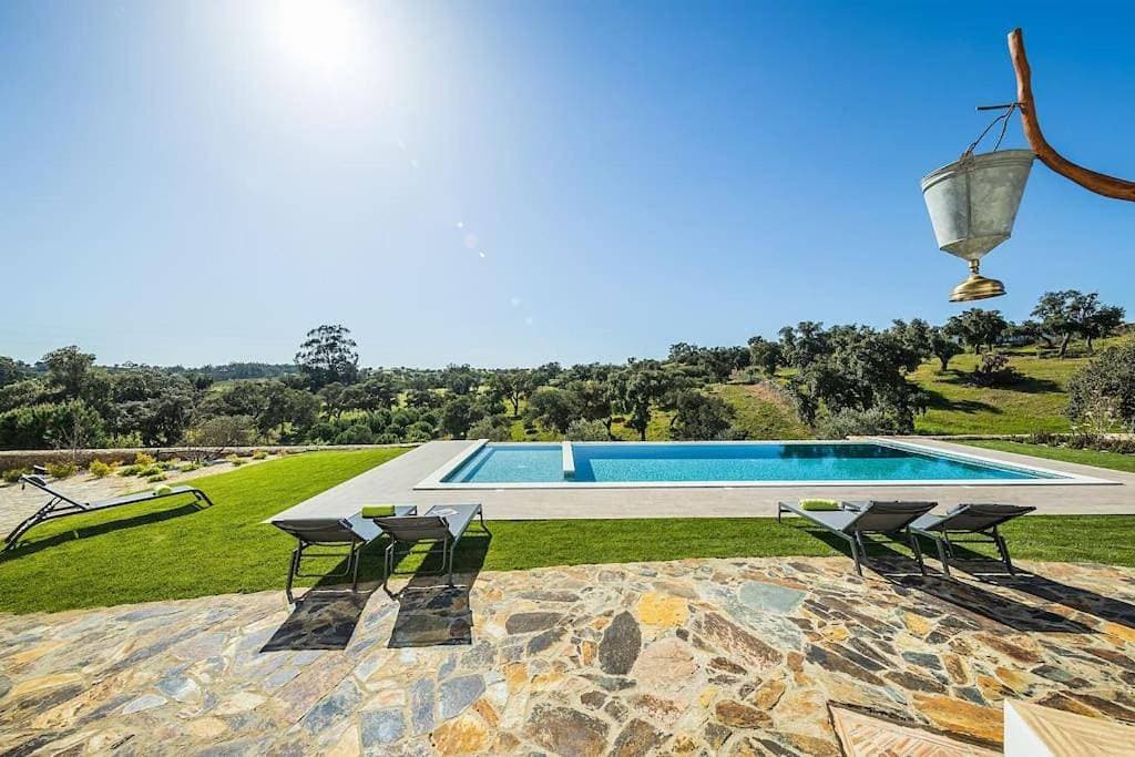 Foto 5 von 105: Five-Bedroom House