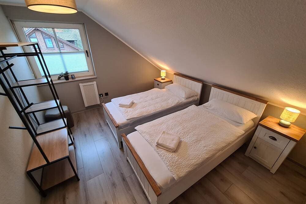 Foto 3 von 18: Ferienhaus Feriendomizil Seeluft in Haselünne direkt am See mit schöner Terrasse