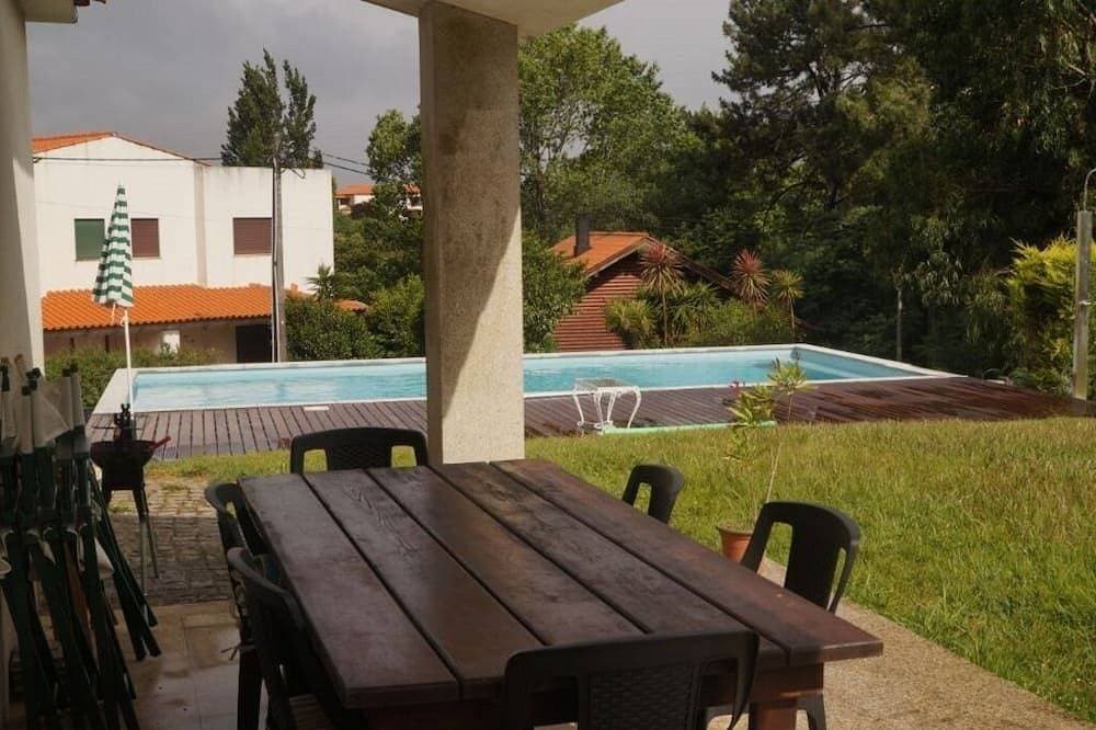 Foto 13 von 25: Baze Villa, Zentralheizung, Terrasse, Garten