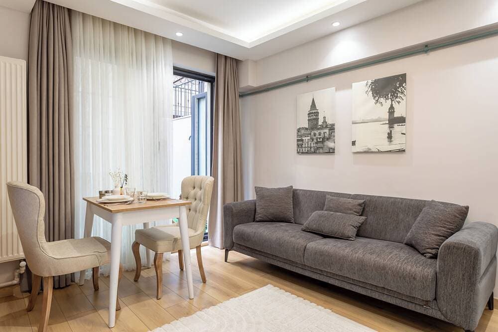New Garden View Flat near Cevahir Mall, Şişli 1