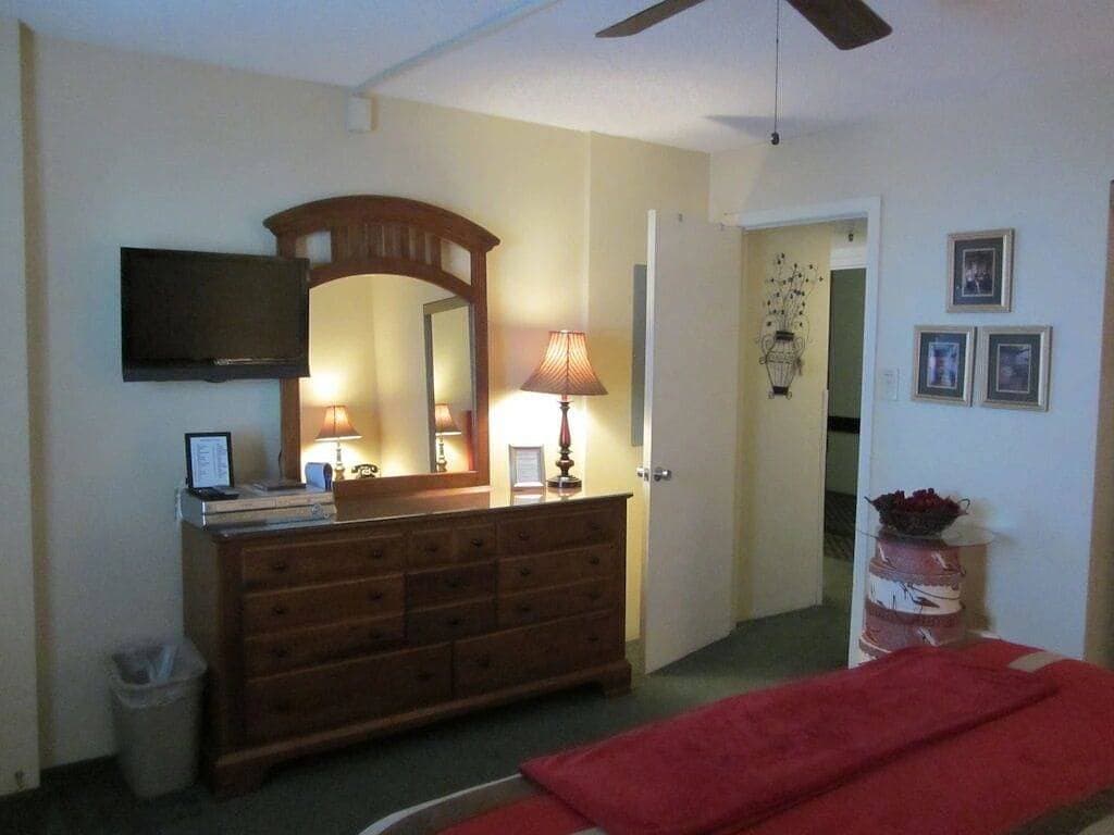 Foto 7 von 11: Ski, Board, Tubing, Mtn Biking, inside/outside pools, Snowshoe, Silver Creek