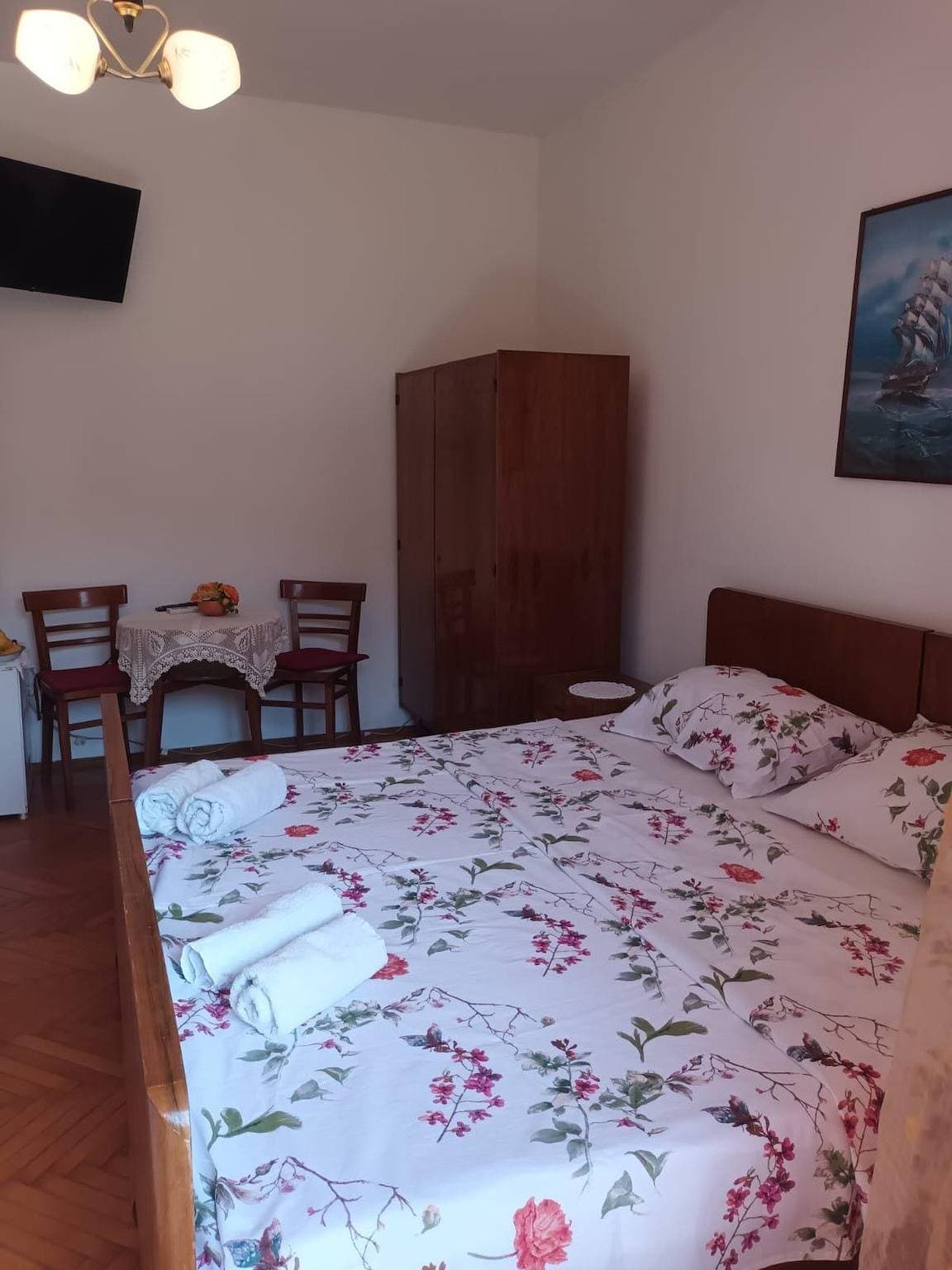 Foto 12 von 19: Zimmer mit Balkon Jelsa, Hvar -a