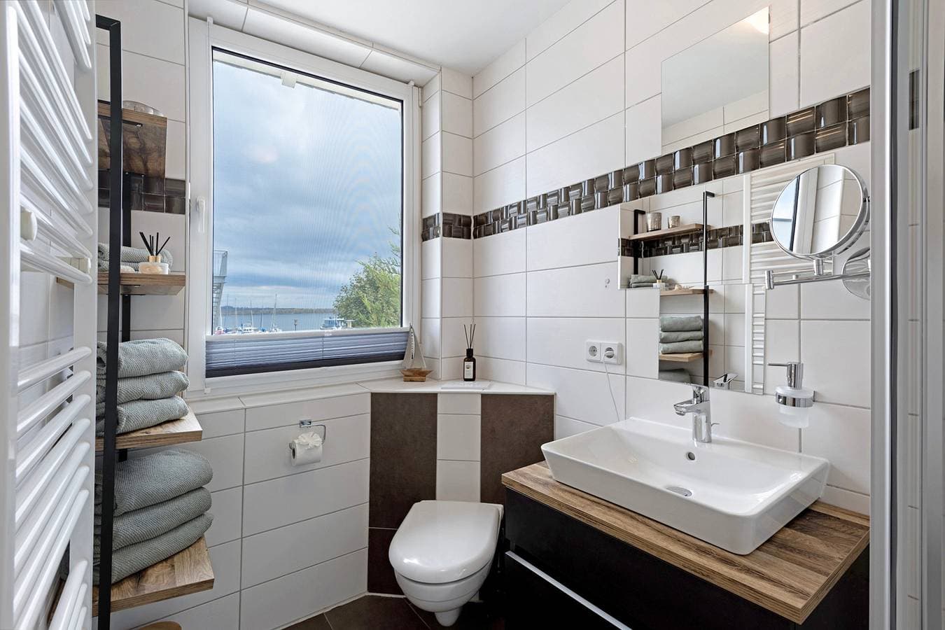 Foto 11 von 19: Ferienwohnung 'Seeschwalbe - Marina Mücheln' mit Seeblick, Wi-Fi und Klimaanlage