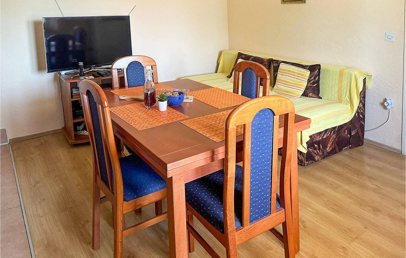 Foto 5 von 22: Gemütliche Ferienwohnung mit Terrasse, Küche, WLAN und Parkplatz