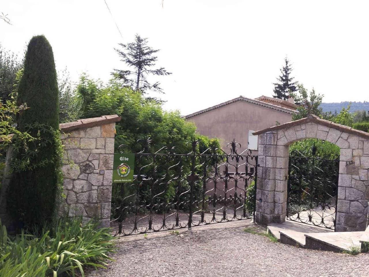Foto 12 von 35: Locations-06 - Die Eugenie