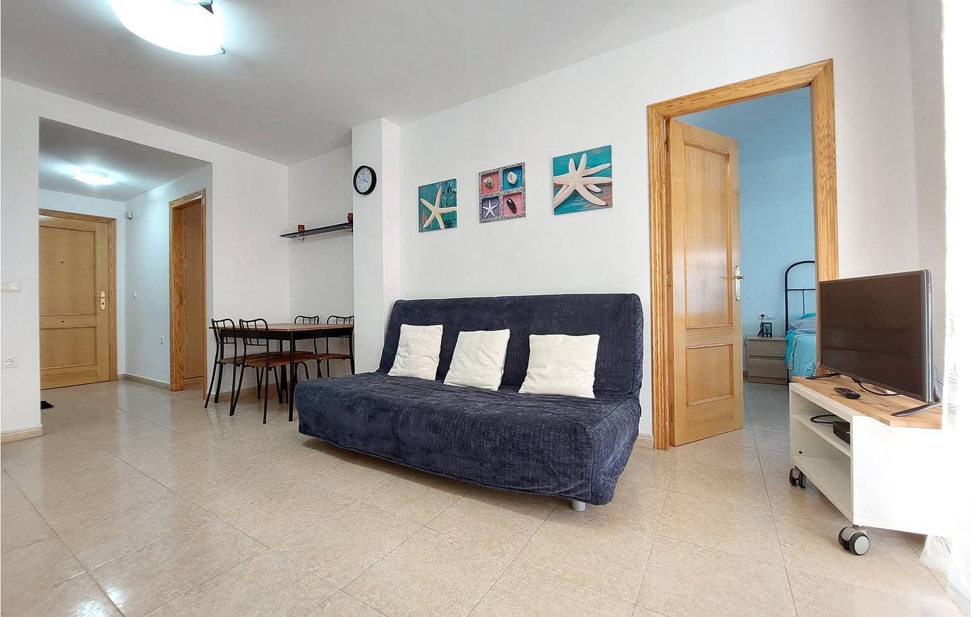 Foto 3 von 18: Gemütliches 1BR mit AC, Pool & Terrasse nahe Playa Masbó