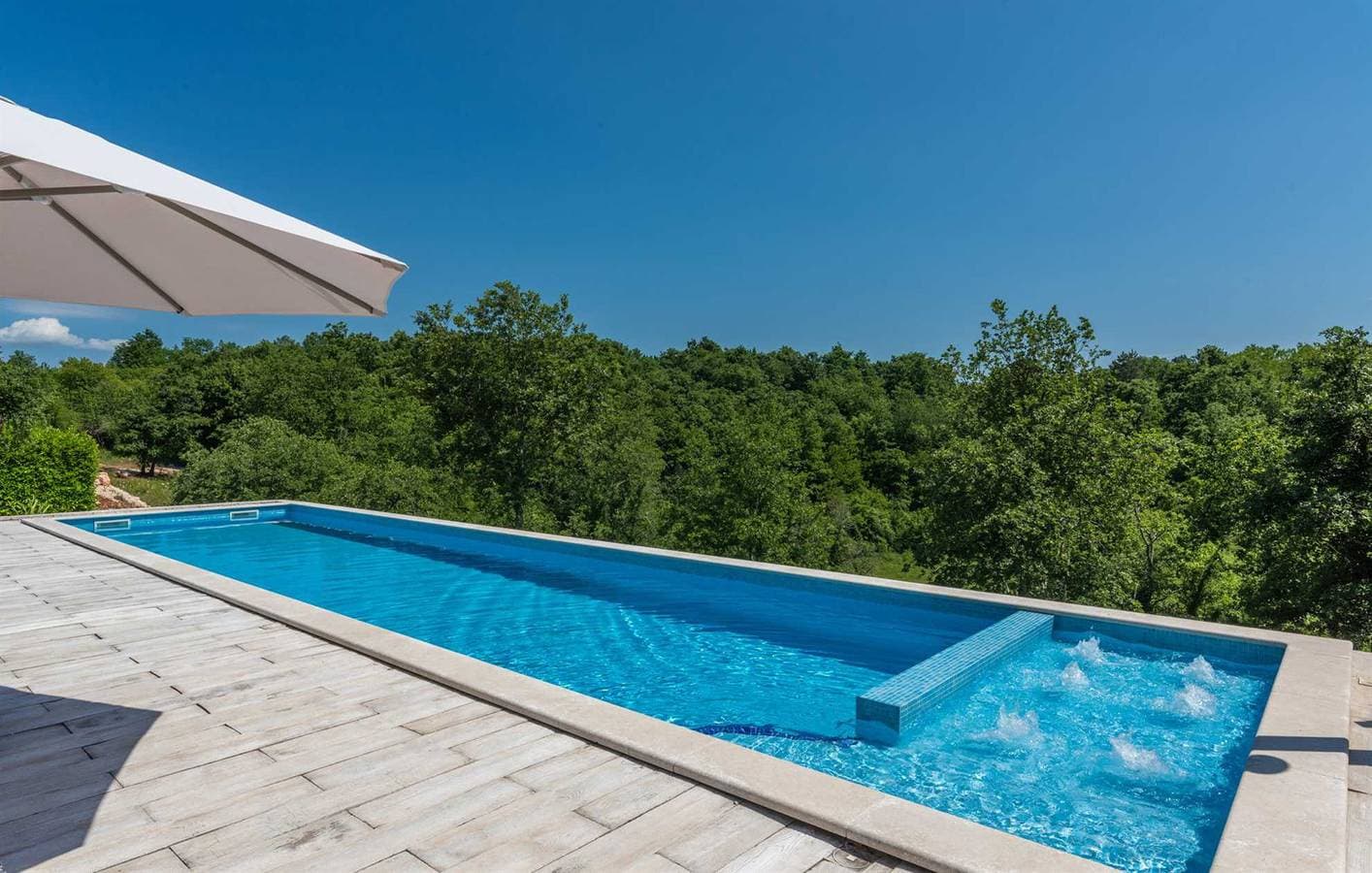 Foto 7 von 71: Villa Belle mit Pool