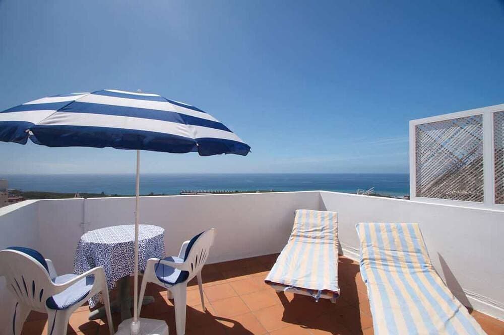 Großzügiges Ferienhaus mit zwei Dachterrassen im sonnigsten Ort der Insel 1
