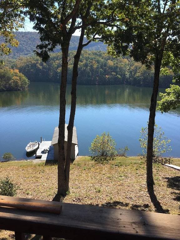 Foto 4 von 21: Abgeschiedene Waterfront Get Away am Smith Mountain Lake