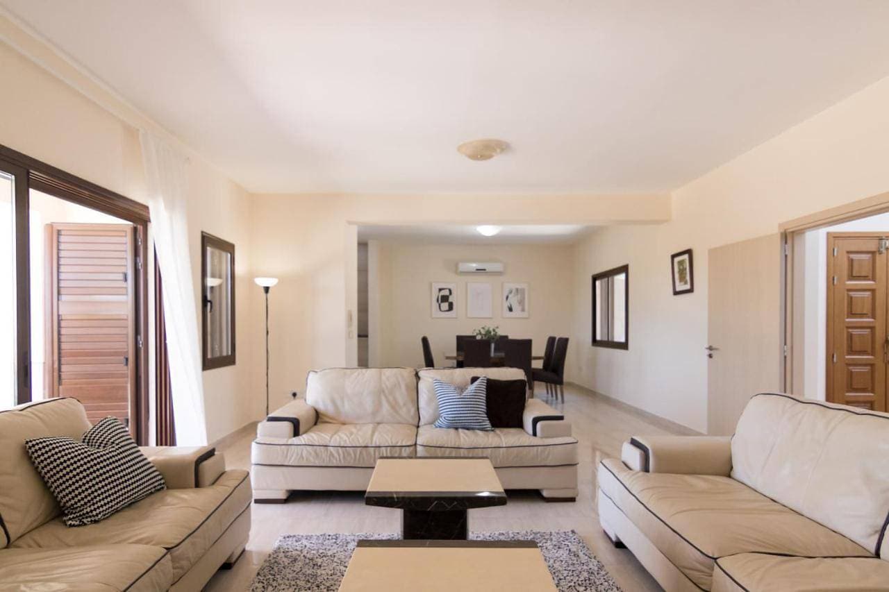 Phaedrus Living: Luxury Villa Erimi 1