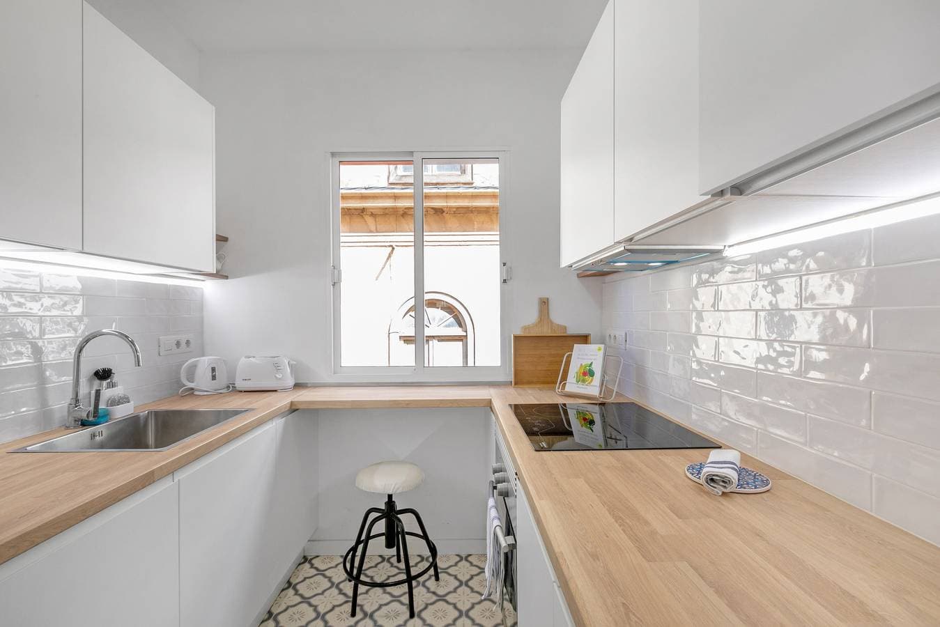 Foto 10 von 27: Ferienwohnung 'Santa Cruz Art Home' mit Balkon und WLAN