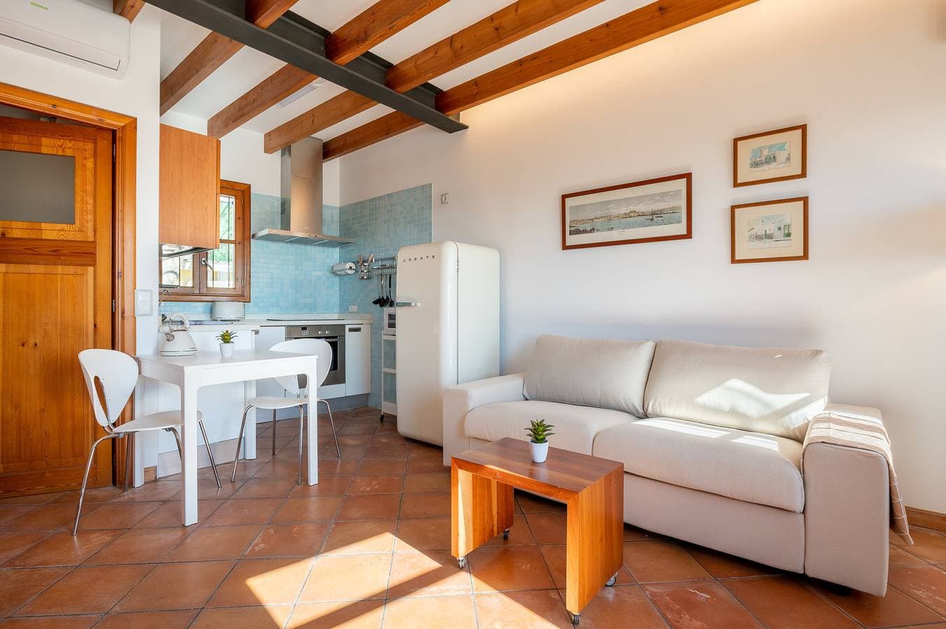 Foto 7 von 30: Moli 37 House - Port View Terrace by PriorityVilla