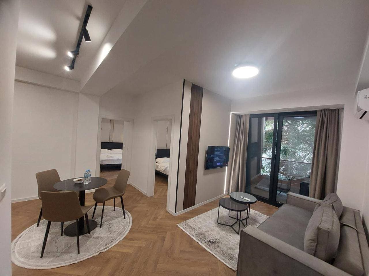 Foto 7 von 14: Two-Bedroom Apartment with Balcony